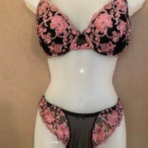 VS Black With Pink Embroidered Flowers Victoria Secret Set M/36C